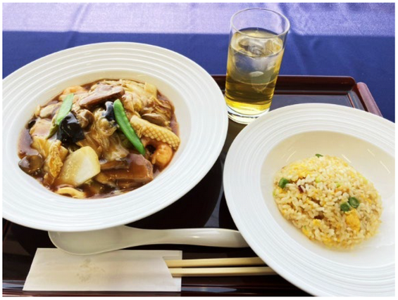 什锦炒面和迷你炒饭套餐